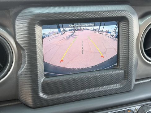 Used 2021 Jeep Wrangler Sport AWD/4WD image 26