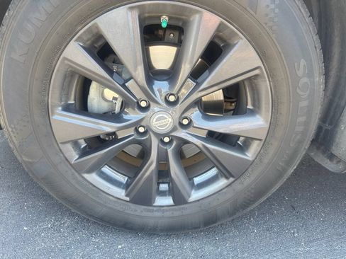 Used 2017 Nissan Murano SV w/ Premium Plus Package AWD/4WD image 8