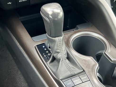 Certified 2022 Toyota Camry SE FWD image 21