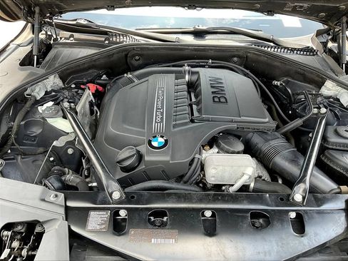 Used 2015 BMW 740Li xDrive AWD/4WD image 32