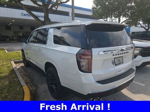 Used 2023 Chevrolet Suburban Premier image 7