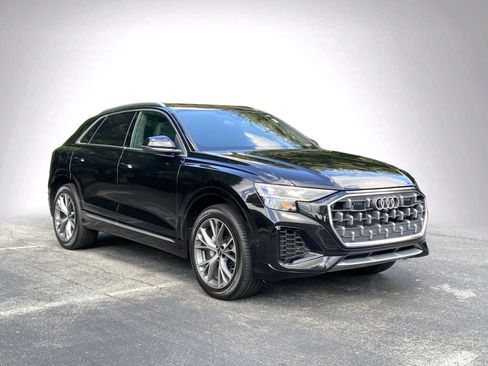 Used 2024 Audi Q8 Prestige AWD/4WD image 2