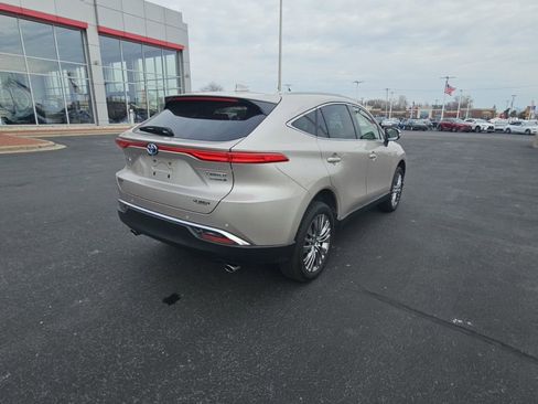 Certified 2021 Toyota Venza Limited w/ Advanced Technology Package image 3