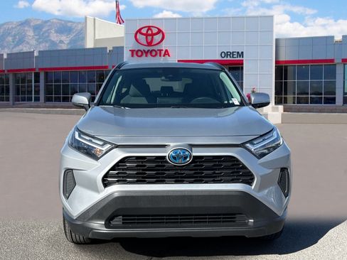 Used 2024 Toyota RAV4 XLE AWD/4WD image 2