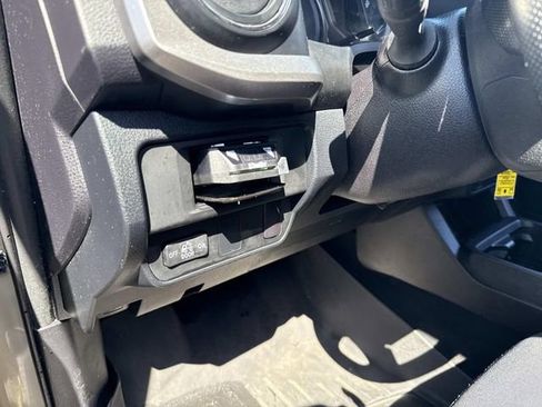 Used 2016 Toyota Tacoma SR5 w/ SR5 Appearance Package (SN) AWD/4WD image 27