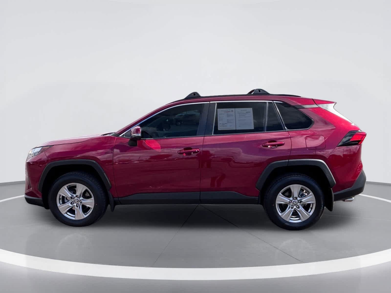 Used 2024 Toyota RAV4 XLE w/ Convenience Package FWD image 4