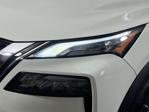 Used 2023 Nissan Rogue S FWD image 11