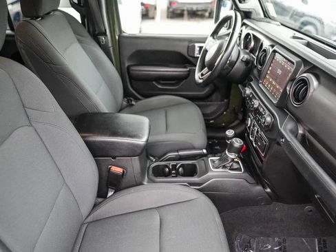 Used 2021 Jeep Gladiator Sport image 15