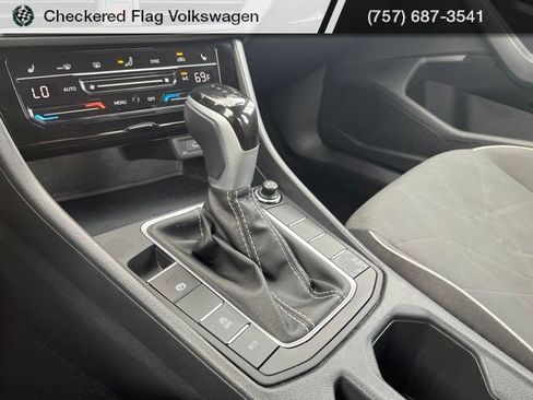 Used 2025 Volkswagen Jetta Sport FWD image 39