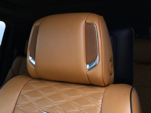 Used 2021 Cadillac Escalade ESV Premium Luxury RWD image 22