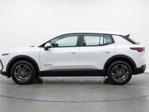 Used 2025 Chevrolet Equinox LT image 5