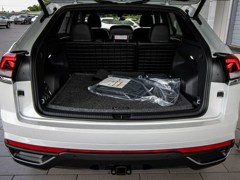 New 2026 Volkswagen Atlas Cross Sport SE FWD image 20