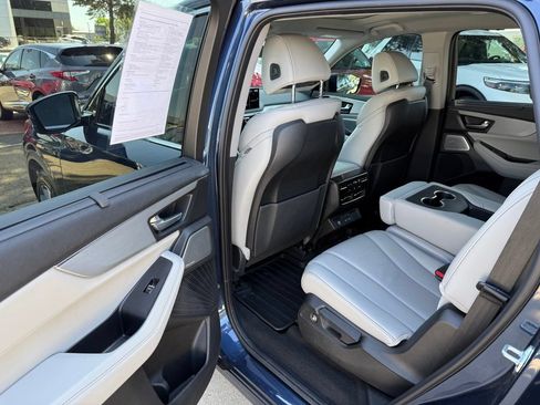 Used 2025 Acura MDX SH-AWD w/ Technology Package image 12