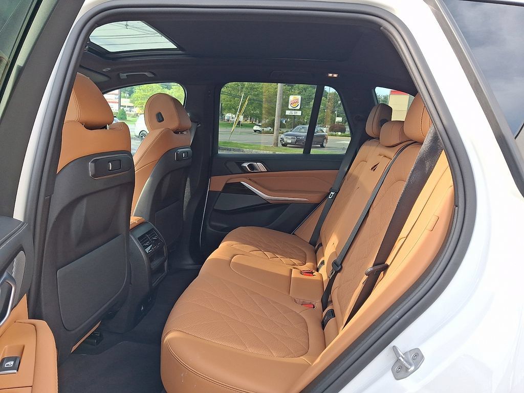 Used 2026 BMW X5 xDrive40i AWD/4WD image 12