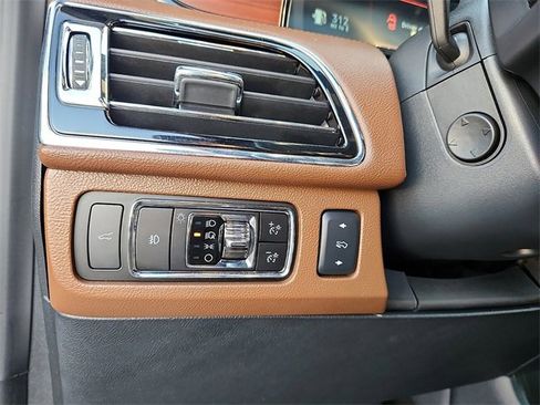 Used 2023 Lincoln Navigator Reserve image 30