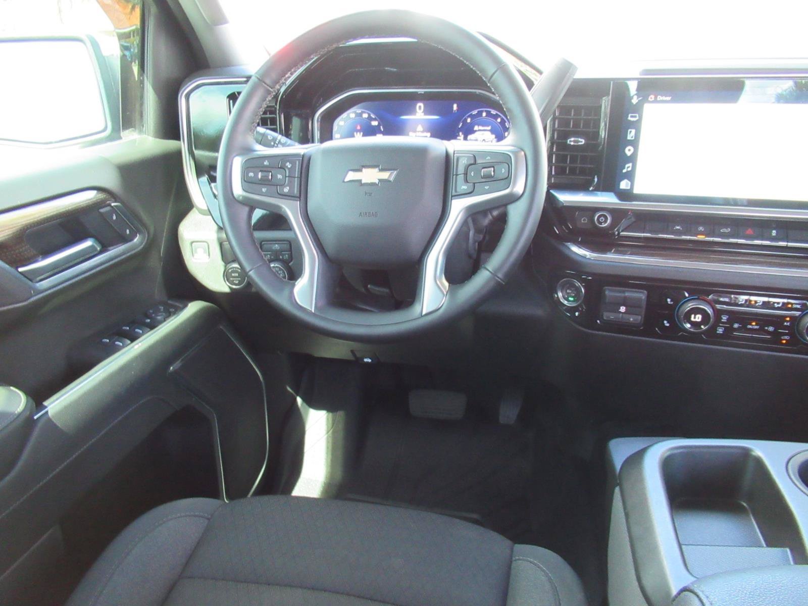 Used 2025 Chevrolet Silverado 1500 LT RWD image 16