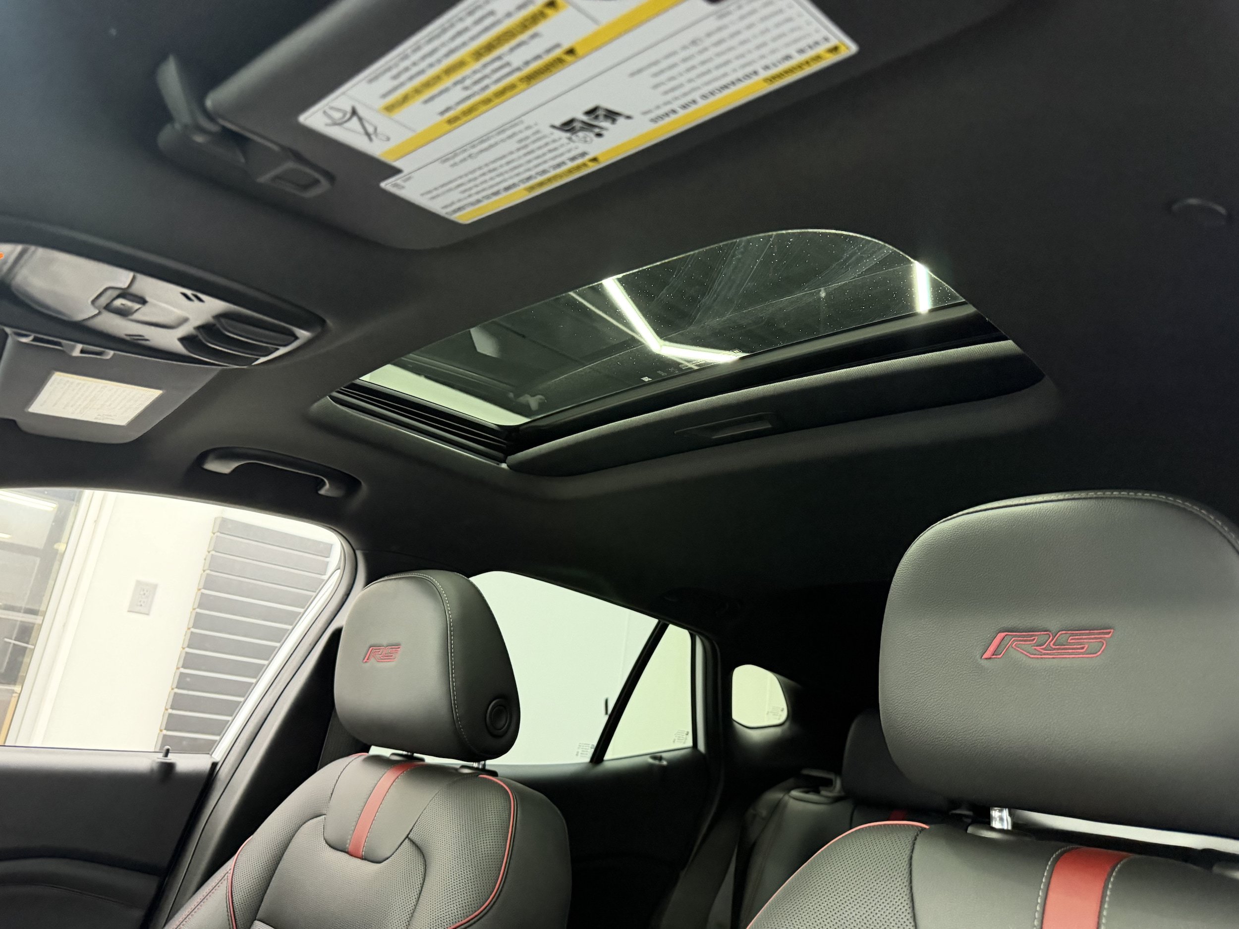 Used 2024 Chevrolet Trax RS w/ Sunroof Package FWD image 4