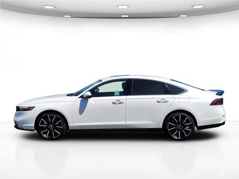 Used 2025 Honda Accord Touring image 11