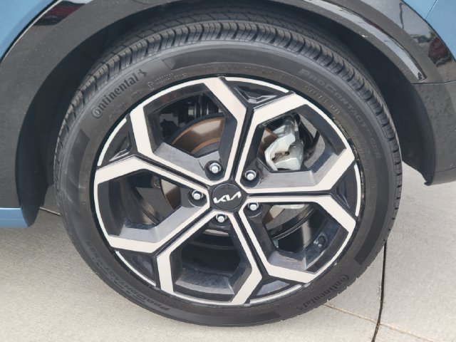 Used 2023 Kia Niro EX Touring FWD image 16