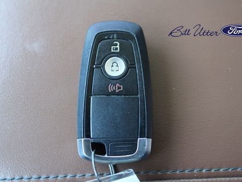 Used 2022 Ford Maverick Lariat image 11