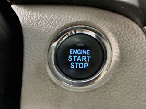 Used 2017 Toyota Sienna XLE w/ XLE Navigation Package FWD image 21