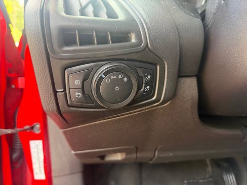 Used 2013 Ford Focus SE FWD image 21