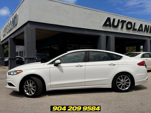 Used 2017 Ford Fusion SE w/ Fusion SE Technology Package FWD image 6