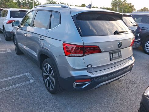 Used 2023 Volkswagen Taos SE image 7
