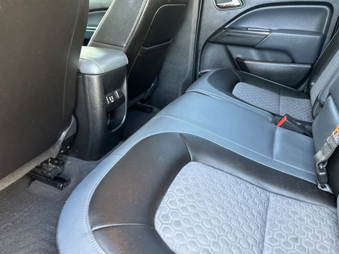Used 2019 Chevrolet Colorado Z71 AWD/4WD image 14
