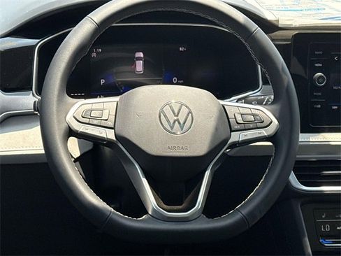 New 2025 Volkswagen Taos SE image 9