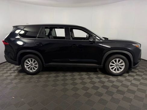 Used 2024 Toyota Grand Highlander XLE image 9
