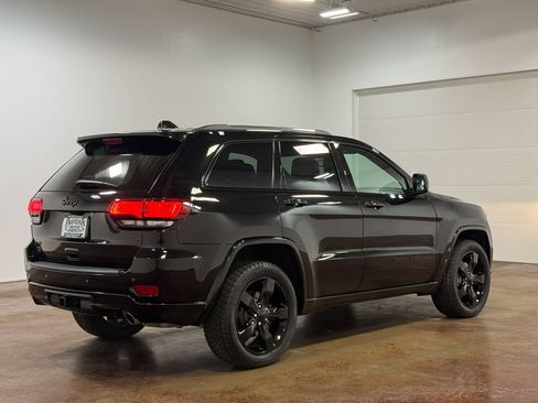 Used 2020 Jeep Grand Cherokee Altitude AWD/4WD image 24