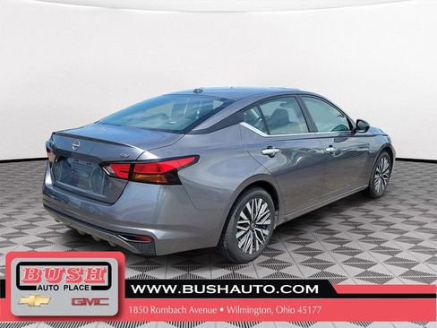 Used 2024 Nissan Altima 2.5 SV FWD image 4
