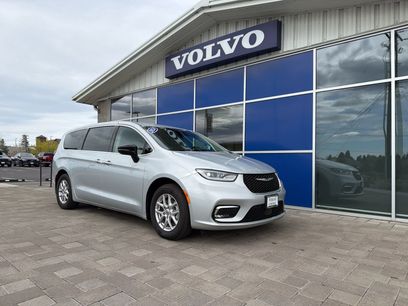 Used 2024 Chrysler Pacifica Touring-L