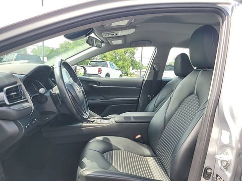Used 2023 Toyota Camry SE FWD image 7