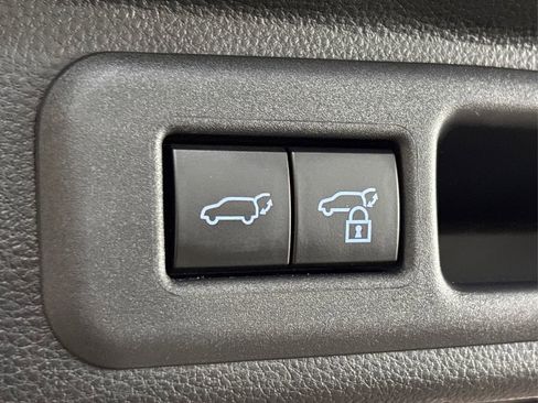 Used 2023 Toyota Sequoia Platinum image 15