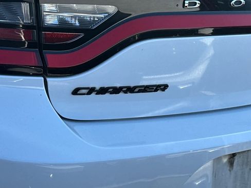 Used 2017 Dodge Charger SE w/ Blacktop Package RWD image 6