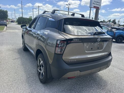 New 2026 Nissan Kicks SV FWD image 9