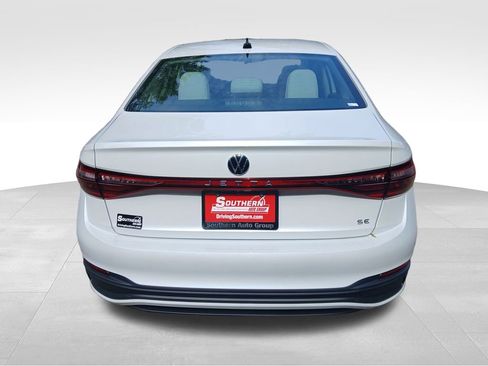New 2025 Volkswagen Jetta SE image 4