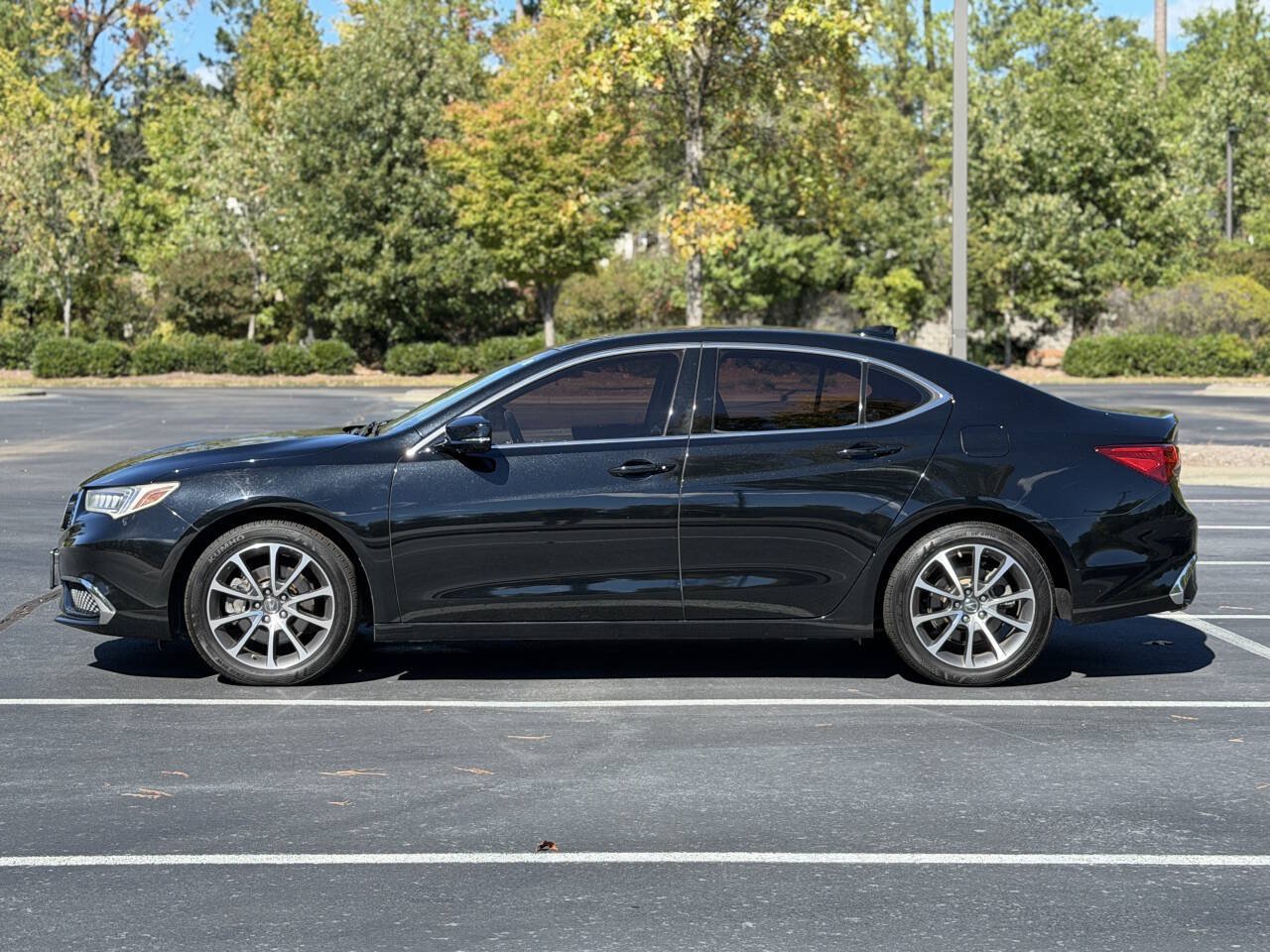 Used 2020 Acura TLX V6 FWD image 4