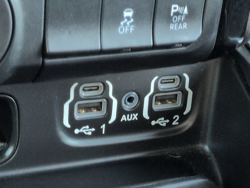 Certified 2022 RAM 1500 Big Horn w/ Back Country Package AWD/4WD image 21