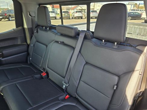 Used 2019 GMC Sierra 1500 SLT w/ SLT Convenience Package AWD/4WD image 17