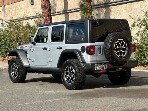 Used 2024 Jeep Wrangler Unlimited Rubicon AWD/4WD image 5