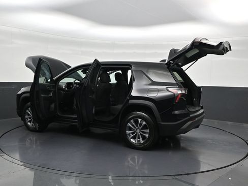 Used 2025 Chevrolet Equinox LT FWD image 36