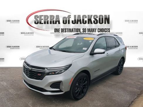 Used 2022 Chevrolet Equinox RS w/ RS Leather Package FWD image 5