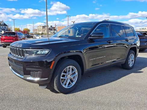 Used 2021 Jeep Grand Cherokee L Laredo w/ Luxury Tech Group I image 3