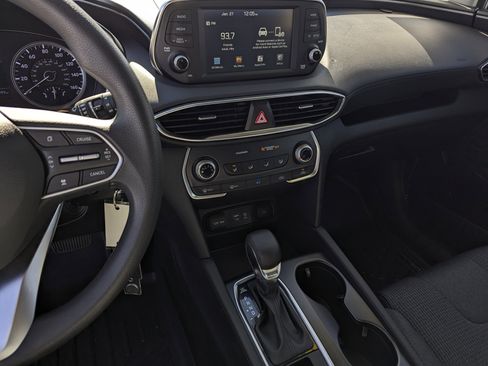 Used 2020 Hyundai Santa Fe SE image 10