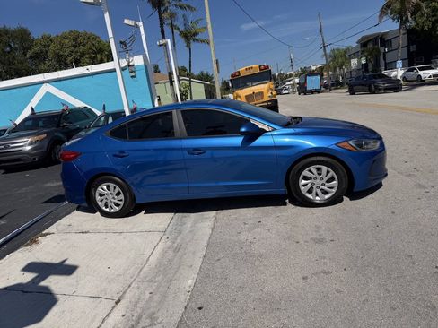 Used 2017 Hyundai Elantra SE FWD image 20