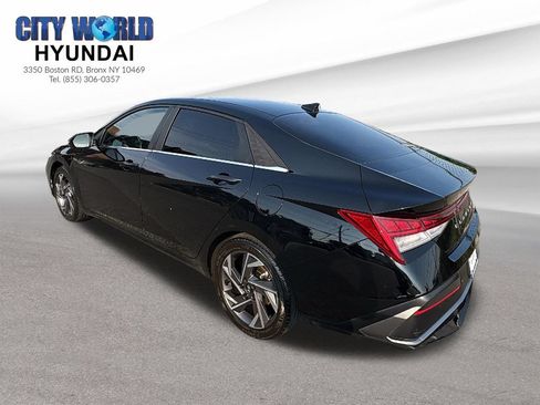 Used 2024 Hyundai Elantra Limited FWD image 3