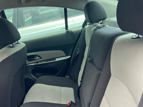 Used 2013 Chevrolet Cruze LS FWD image 6